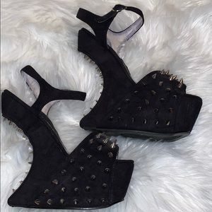 Spike platform wedges